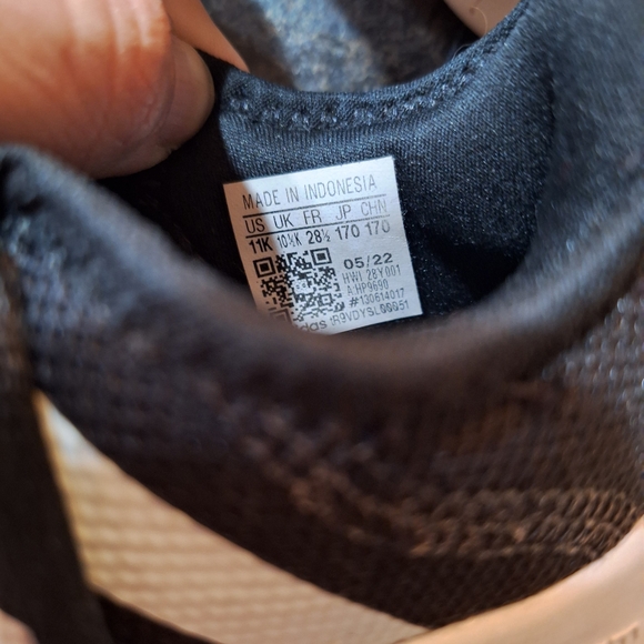 Adidas Kids Black and White Sneakers - Picture 4 of 6